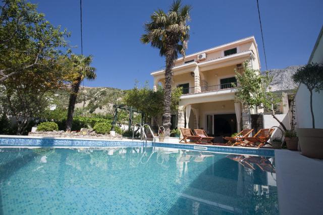 Photos for house 643619