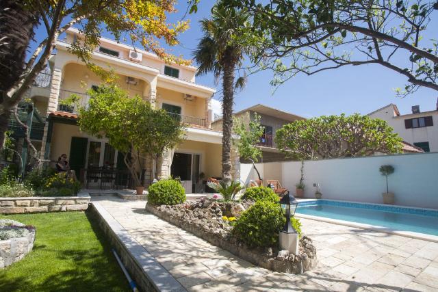 Photos for house 643619