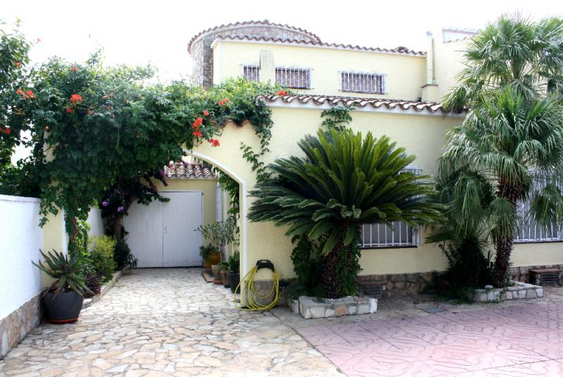 Photos for house 643646