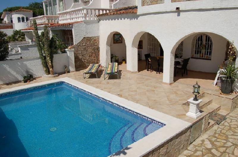 Photos for house 643646