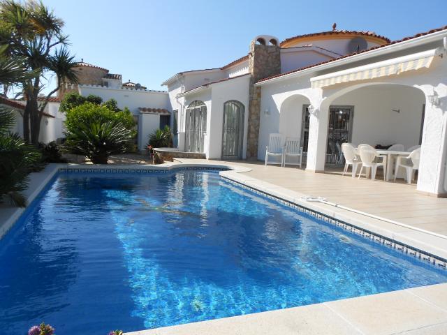 Photos for house 643660