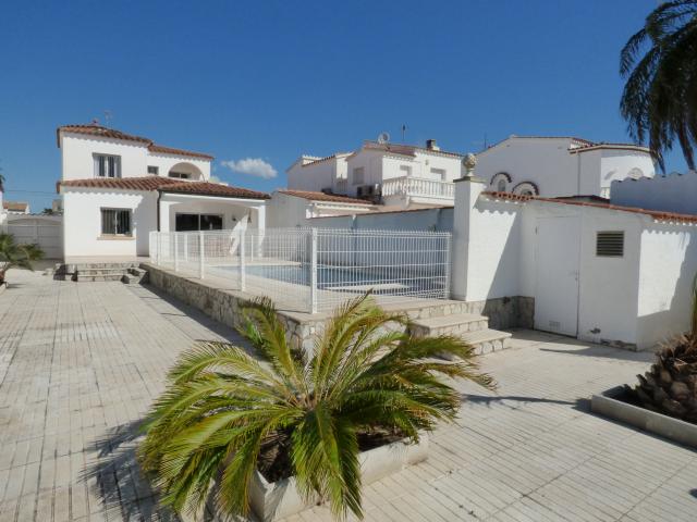 Photos for house 643672