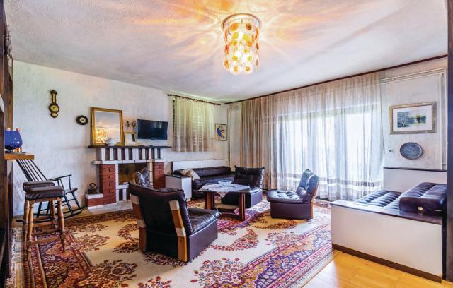 Photos for house 643705