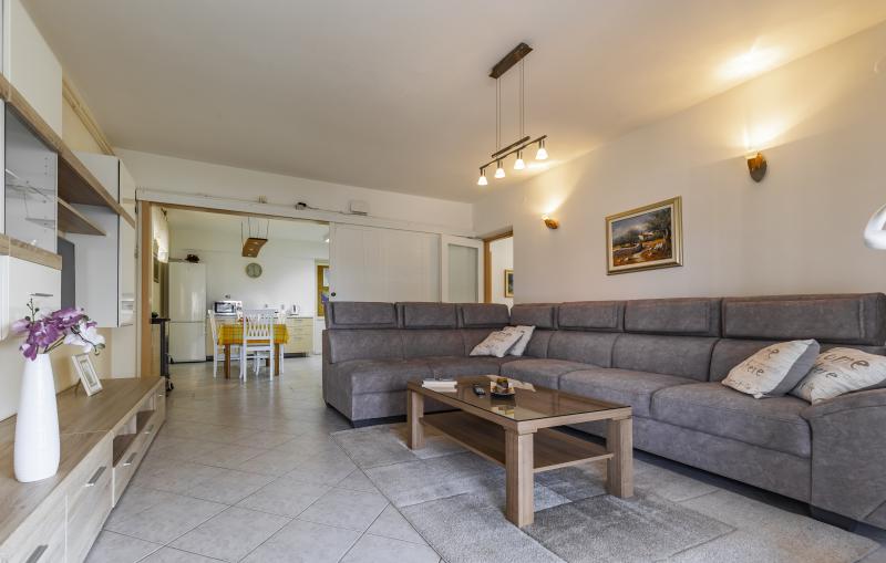 Photos for house 643835