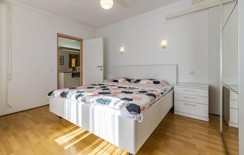 Photos for house 643835