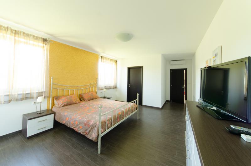 Photos for house 643910