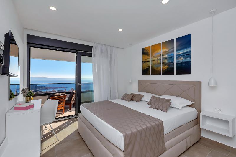 Photos for house 643941