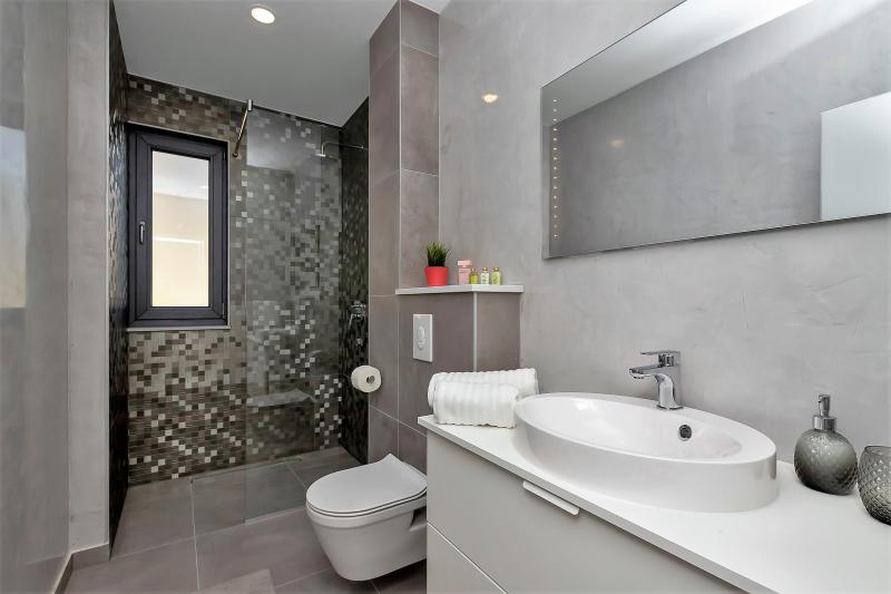 Photos for house 643941