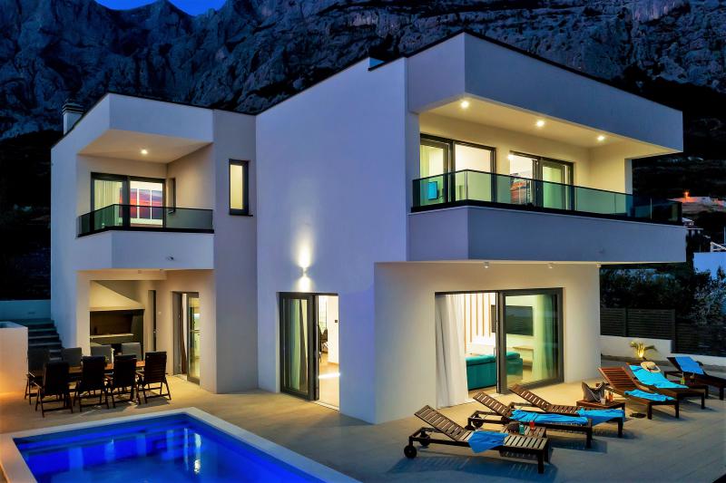 Photos for house 643941