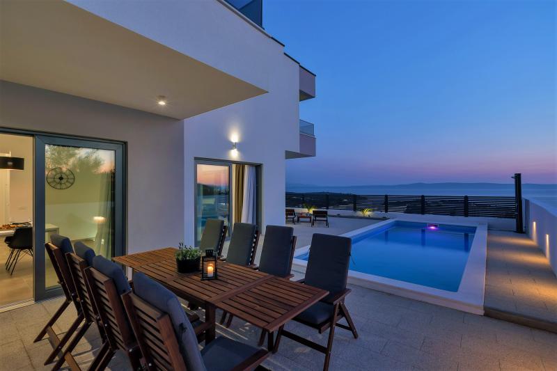 Photos for house 643941