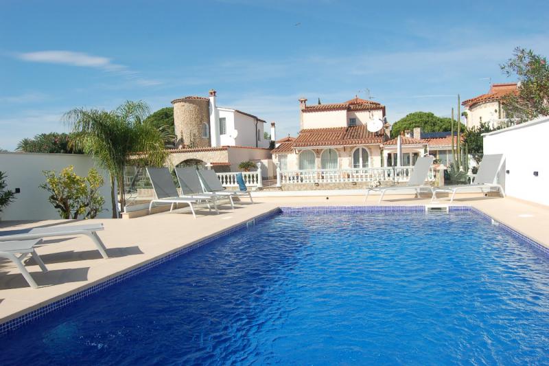 Photos for house 643945