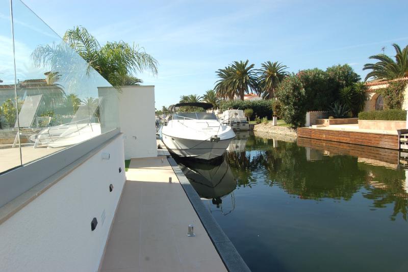 Photos for house 643945