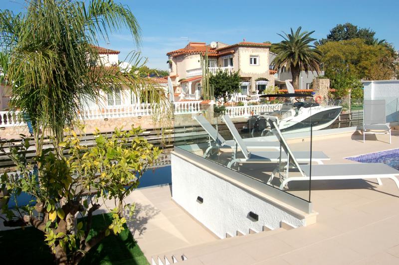 Photos for house 643945