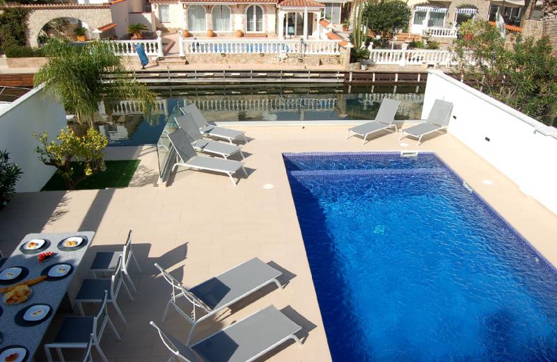 Photos for house 643945