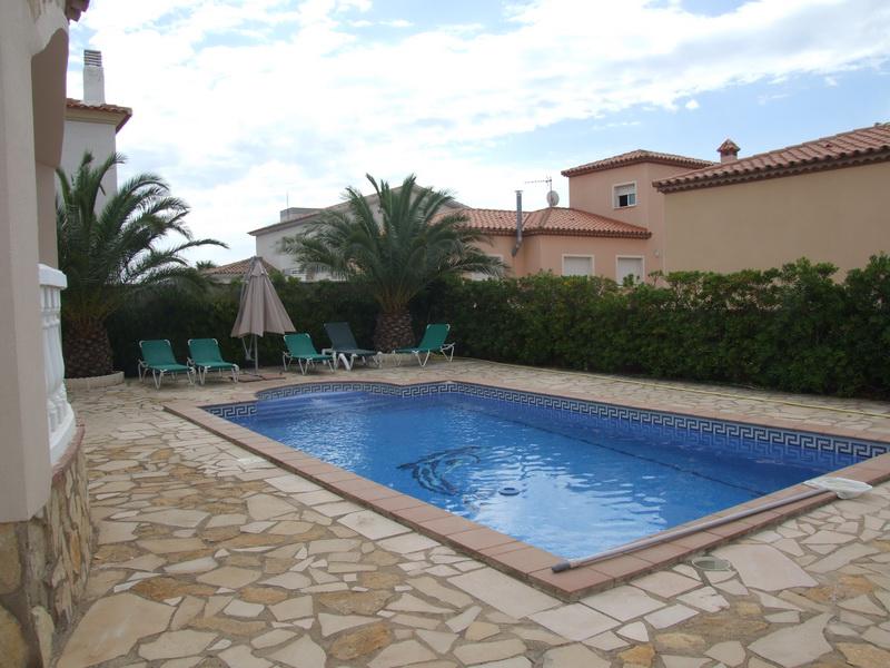 Photos for house 643969