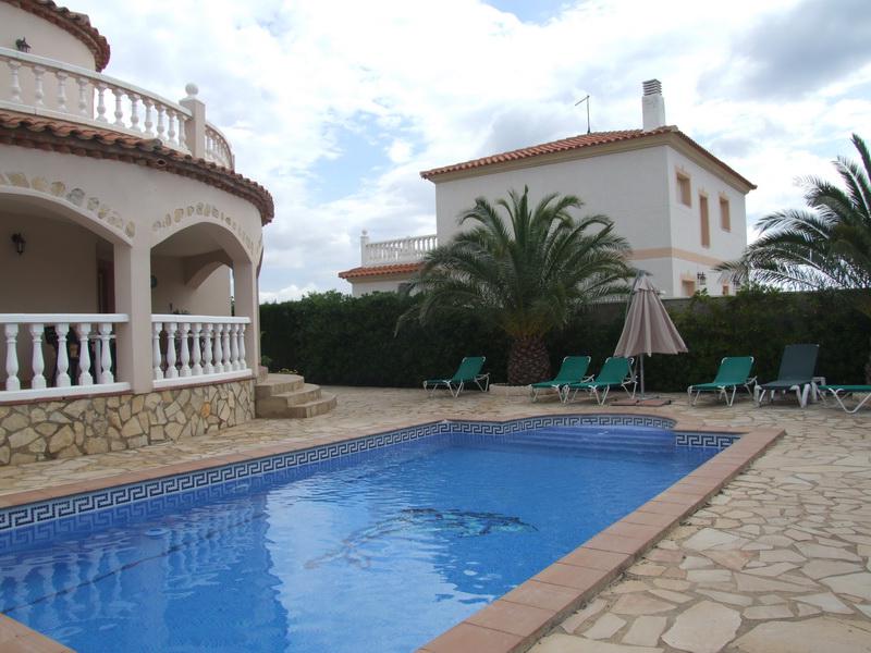 Photos for house 643969