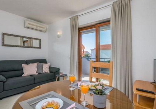 Kroatien >> Inseln >> Malinska<br>APARTMANI MALINSKA