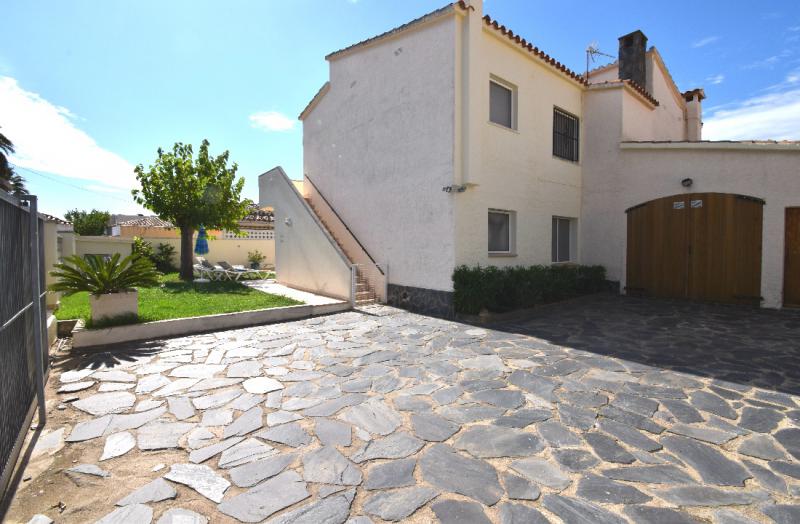 Photos for house 640861