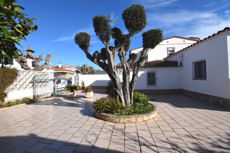 Photos for house 640871