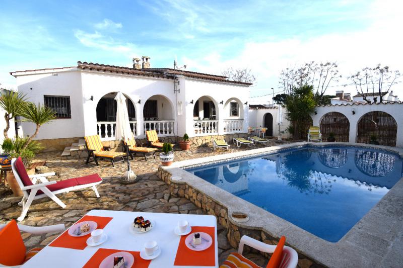 Photos for house 640872