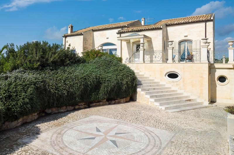 Photos for house 649870