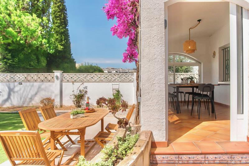 Photos for house 651775