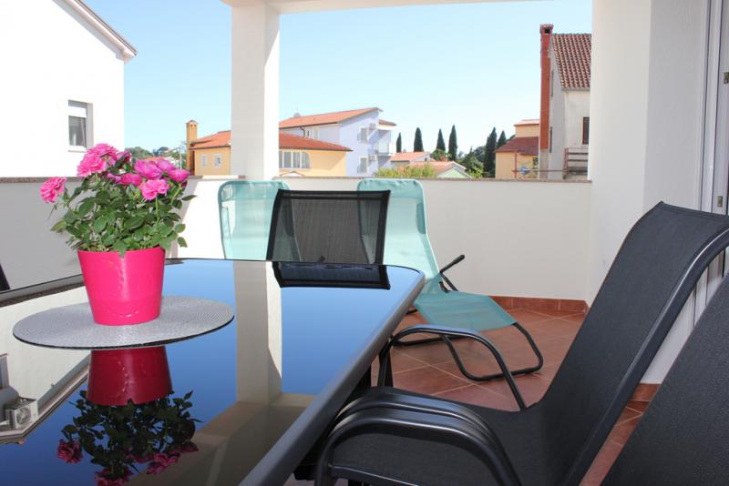 Photos for house 651781